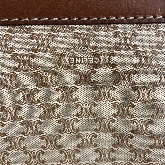 Celine Clutch/Makeup bag - Picture 3 of 5